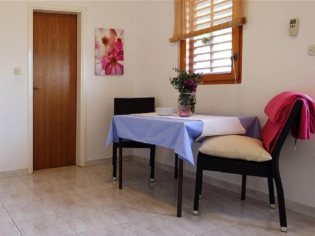 Apartmani Nila Sveta Nedelja  Pokoj fotografie